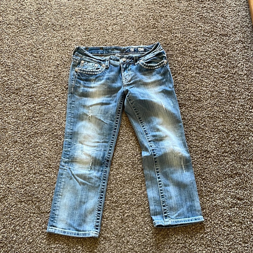 Miss Me size 29 cuff capri slight distressed
